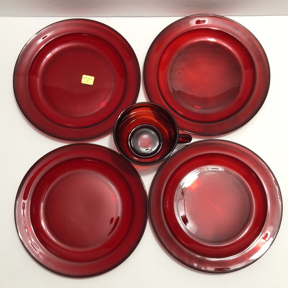 Arcorco France Ruby Red Set Of Four Salad Plates With One Coffee Cup - Picture 5 of 13